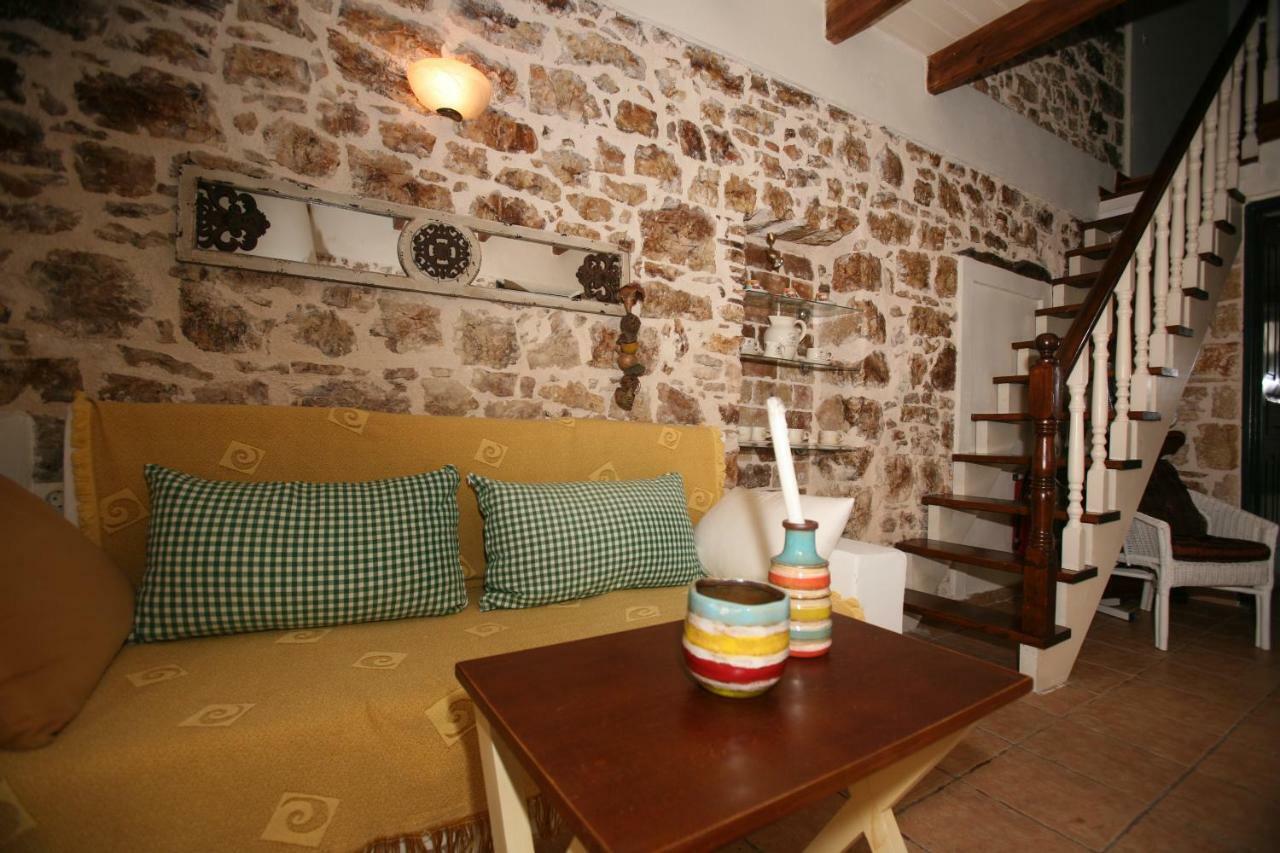Christina'S Stone Cottage Kassiopi Eksteriør billede