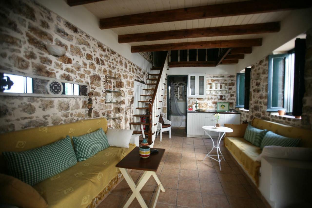 Christina'S Stone Cottage Kassiopi Eksteriør billede